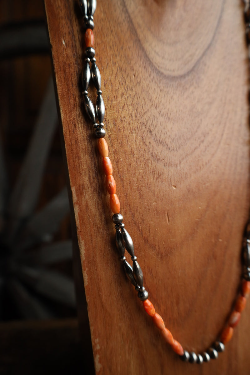 Richard Schmidt 32" Spiny Oyster Barrels Tapered Navajo Pearls Necklace