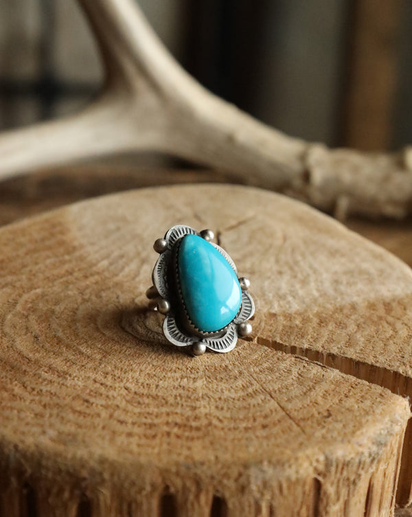 Kingman Turquoise With Scallop Ring- Adjustable