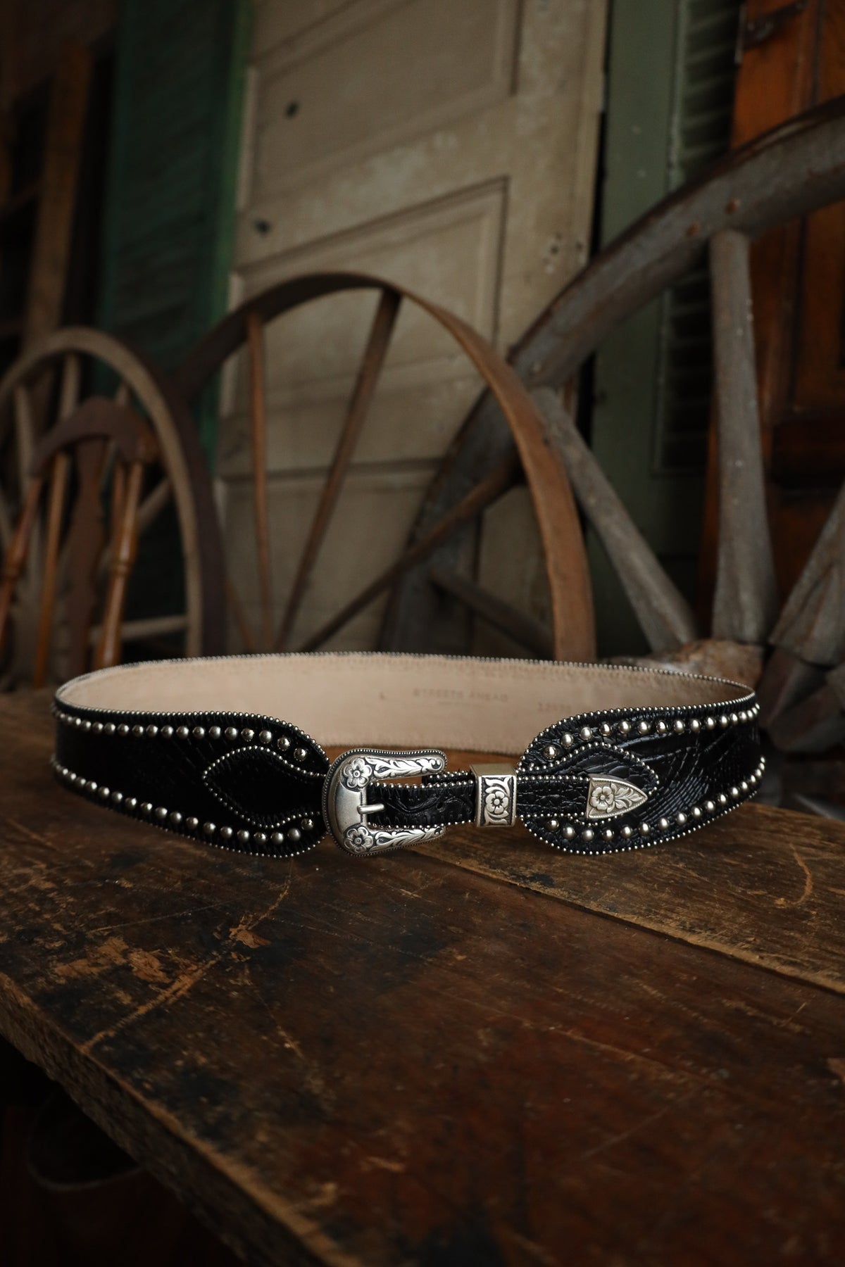 Streets Ahead Crackle Leather White Black Antiqued Hammered Metal Buckle Belt M Unisex Accessories - Versatile Styles for All | Streets  main image 2