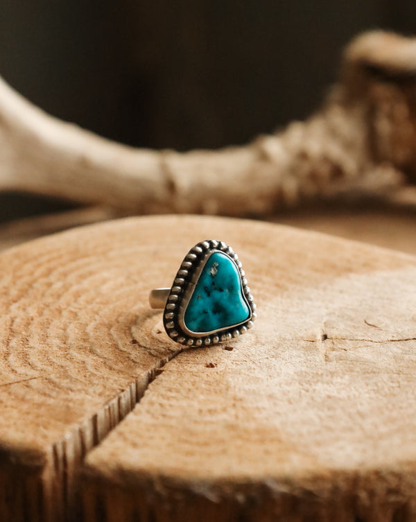 ABSTRACT TURQUOISE NUGGET RING- SIZE 8