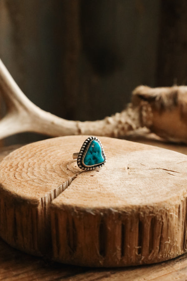 ABSTRACT TURQUOISE NUGGET RING- SIZE 8