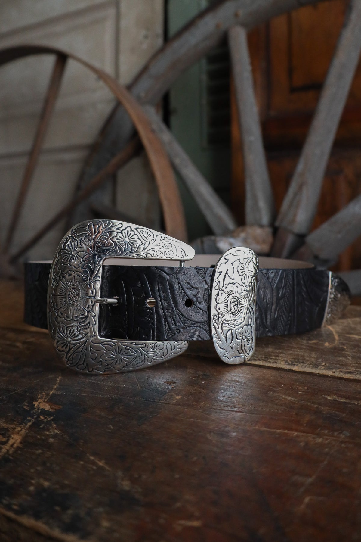 Streets Ahead belt black leather and large oval silver buckle size ITALY $185 S Colby Belt - Black Italian Leather Antique Silver Buckle  main image 3
