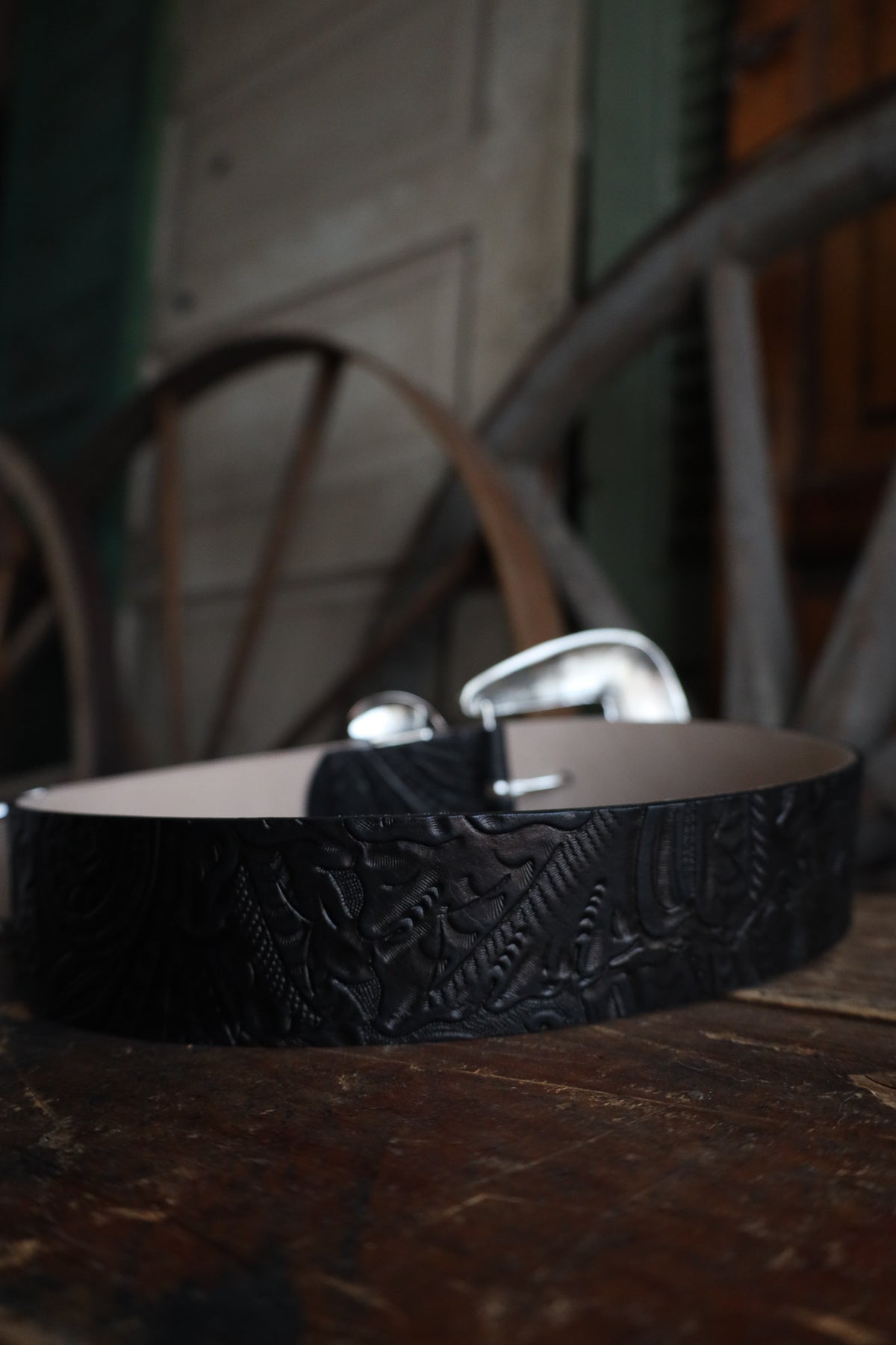 Streets Ahead Modern Western Gator Black Leather Belt Silver Buckle Large 36130 Streets Ahead | Italian Leather Belts & Bags – StreetsAheadInc main image 3