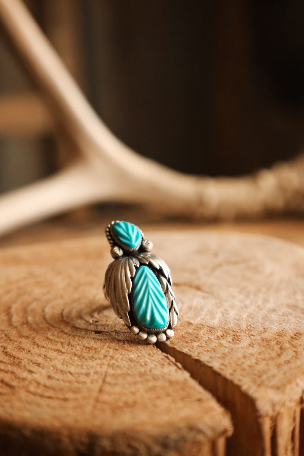 TURQUOISE CARVED LEAVES RING- SIZE 4.75