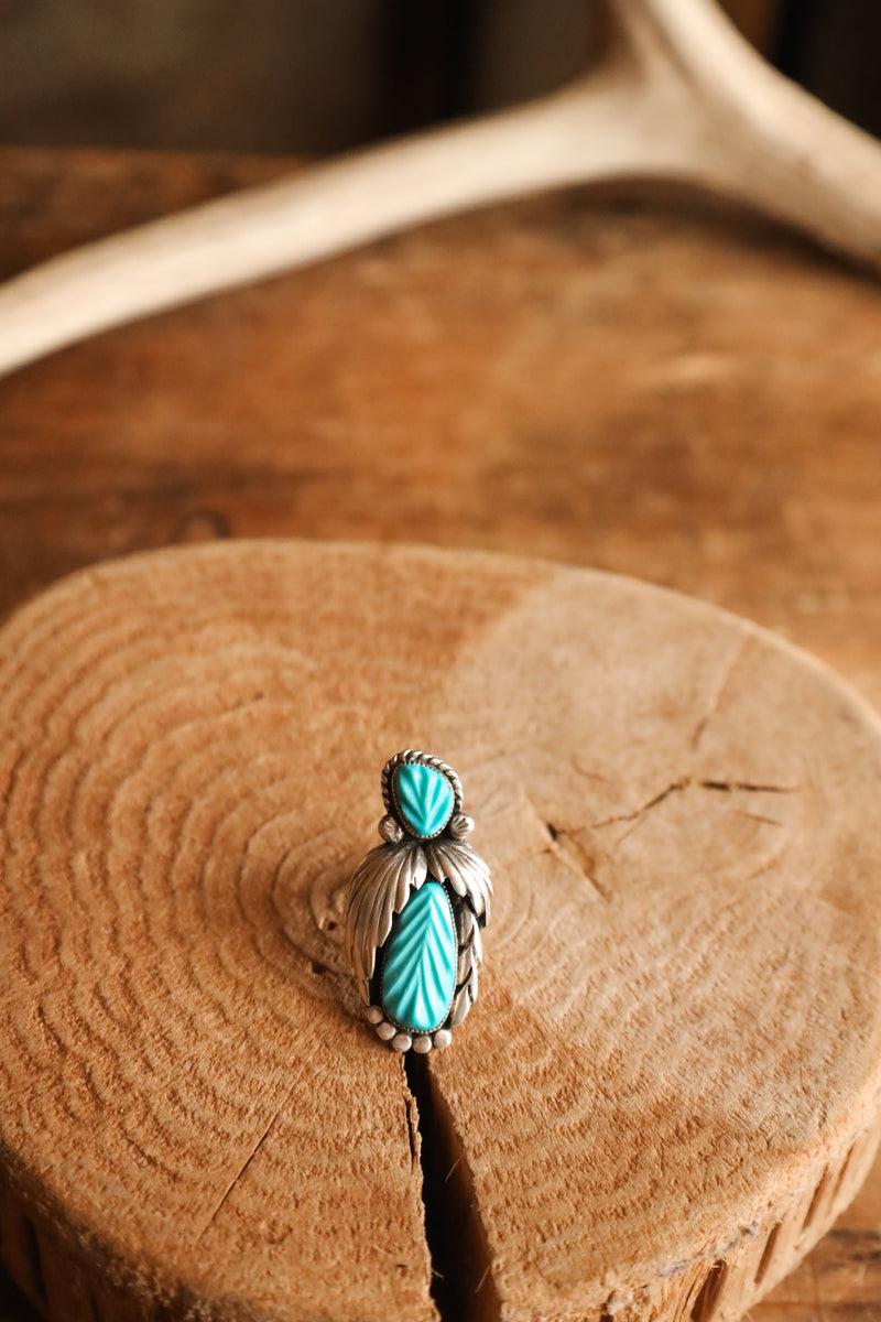 TURQUOISE CARVED LEAVES RING- SIZE 4.75