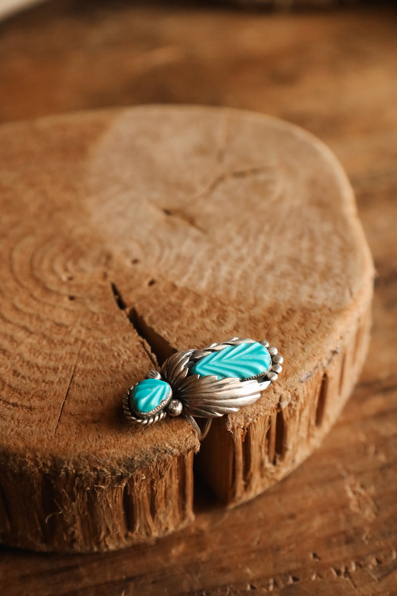 TURQUOISE CARVED LEAVES RING- SIZE 4.75