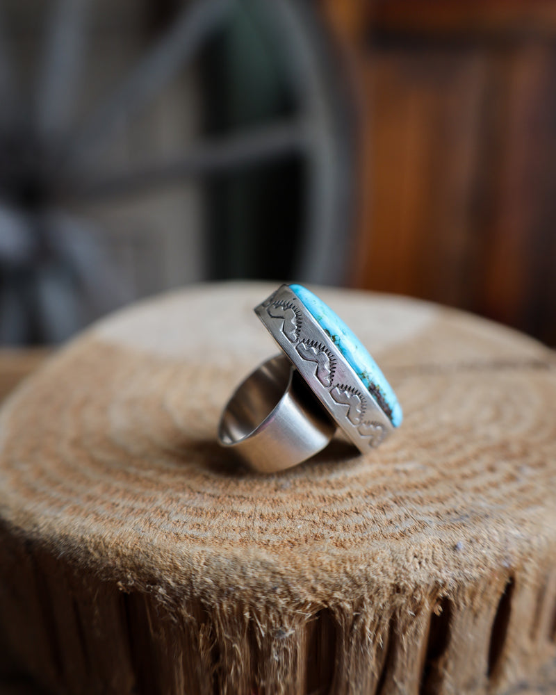 Large Oval Turquoise Veined Ring- Size 7