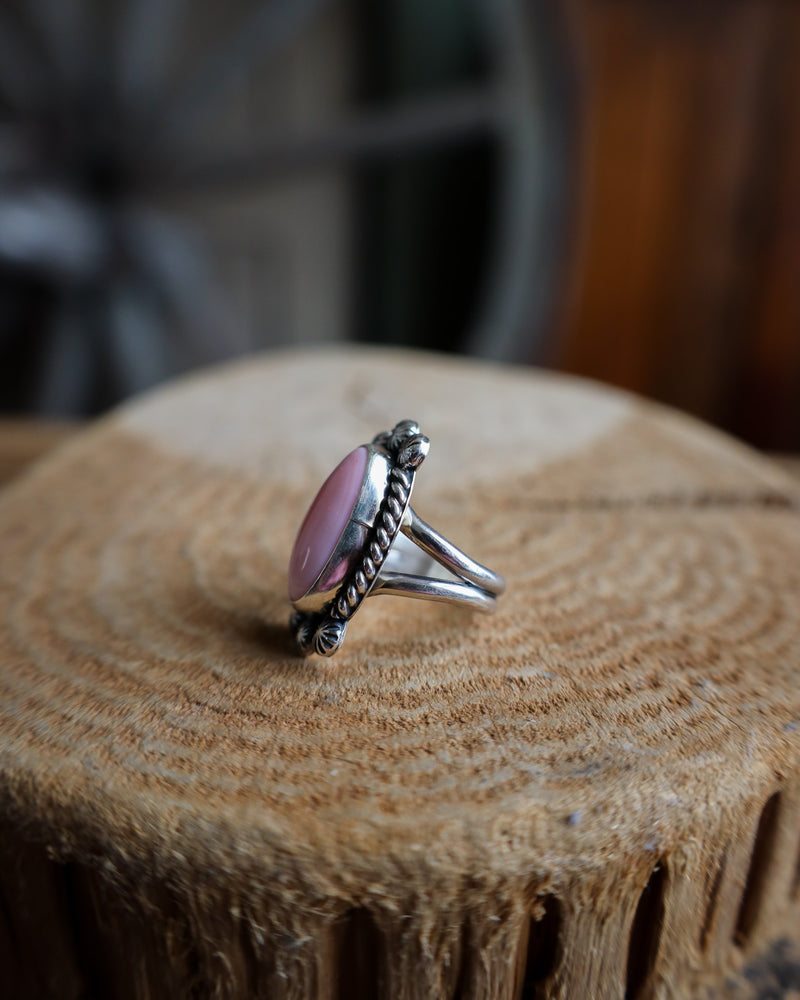 Pink Conch Slim Oval Ring- Size 7.5