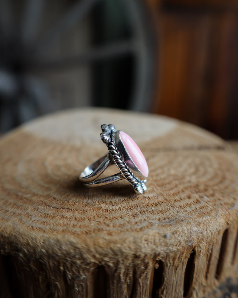 Pink Conch Slim Oval Ring- Size 7.5