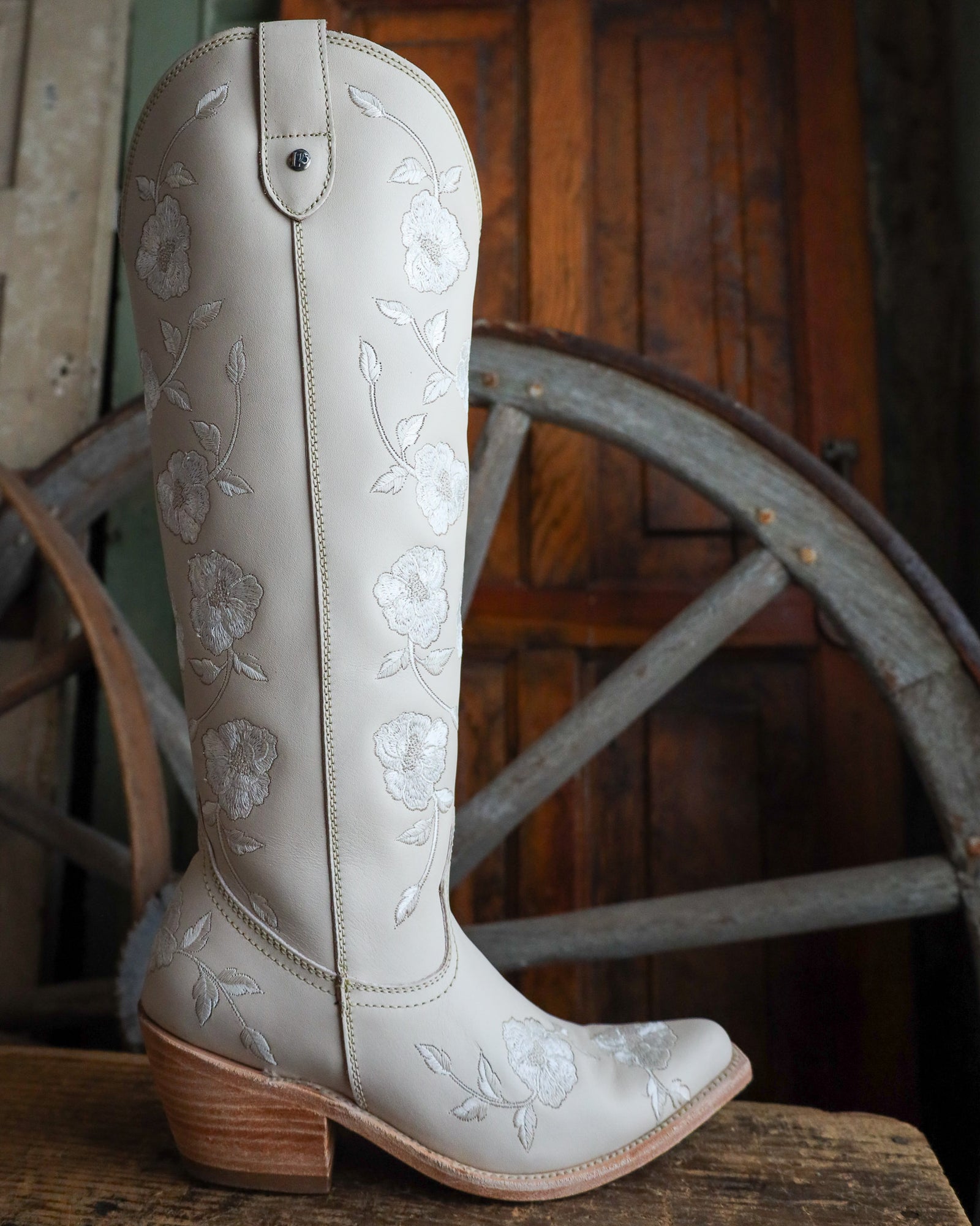 LIBERTY BLACK WOMEN'S DIANA BONE 17.5