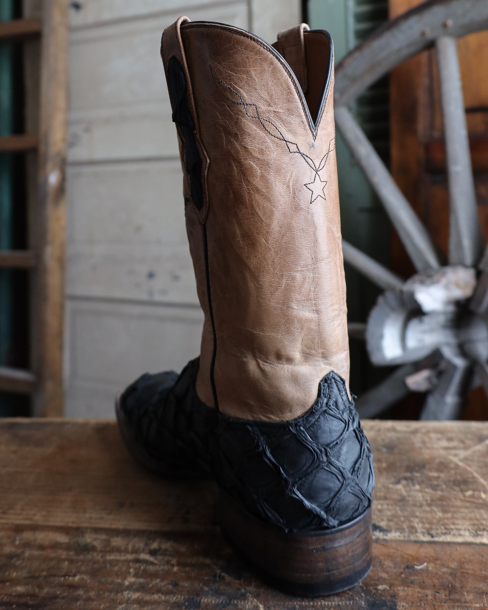 Lucchese arapaima boots best sale