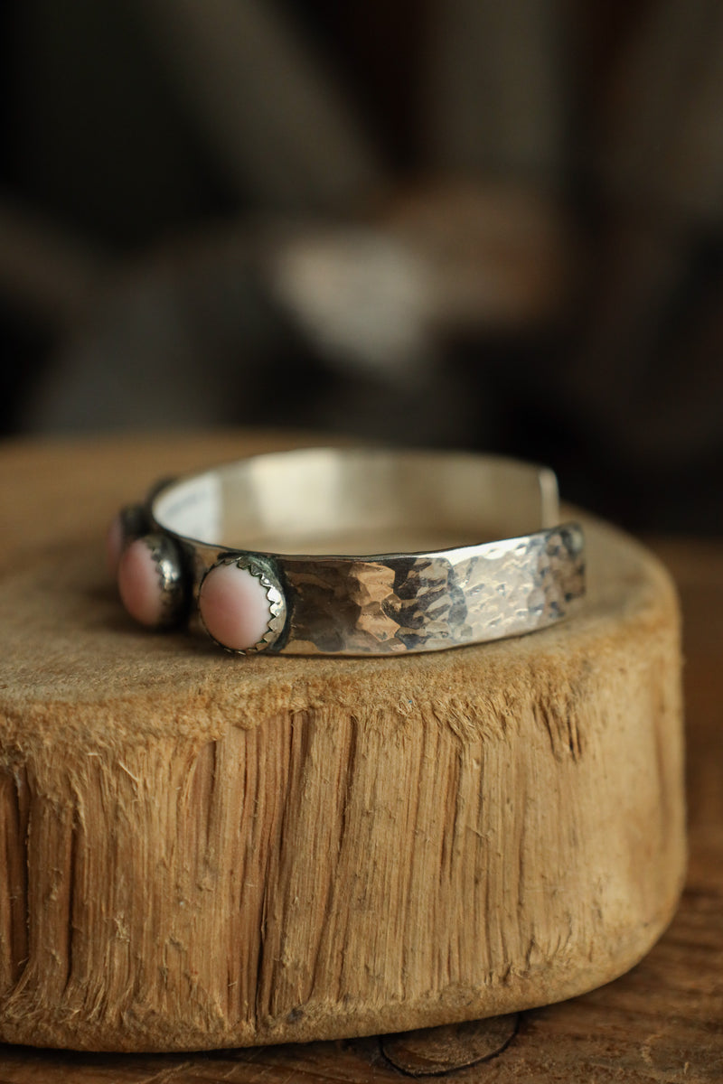 Richard Schmidt 5 Large Conch Rounds 10MM Cuff 