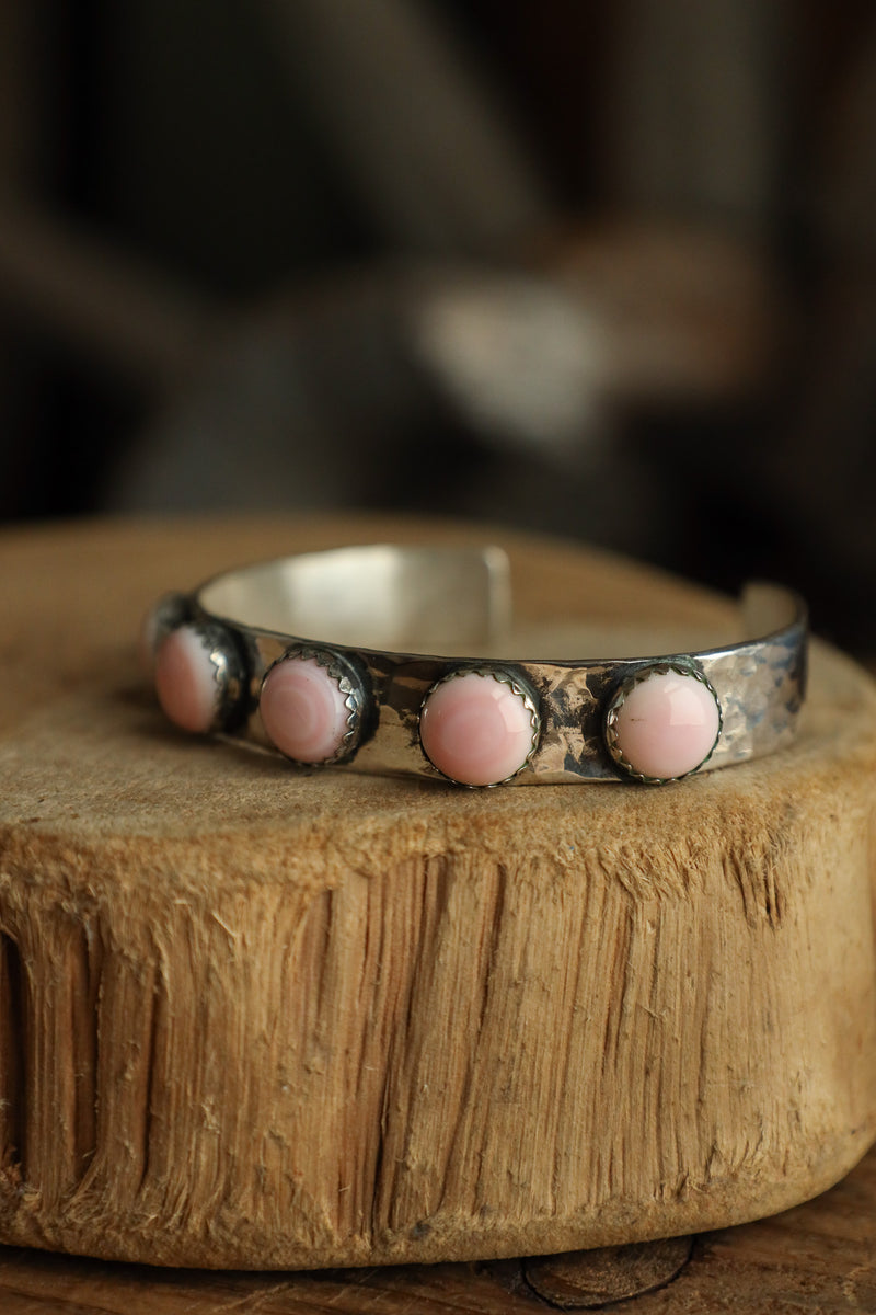 Richard Schmidt 5 Large Conch Rounds 10MM Cuff 