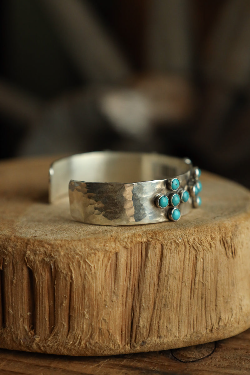 Richard Schmidt 12MM 25 Turquoise Dots- Cluster 5 Cuff