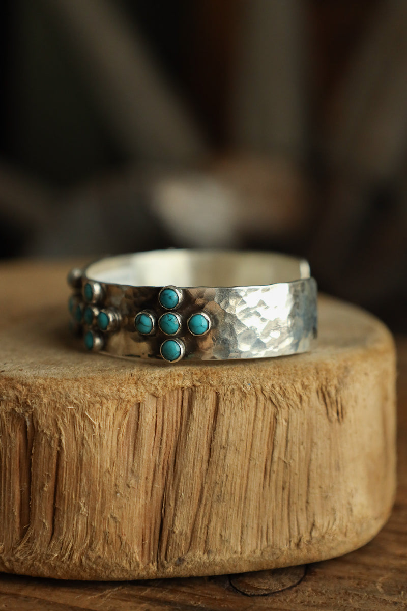 Richard Schmidt 12MM 25 Turquoise Dots- Cluster 5 Cuff