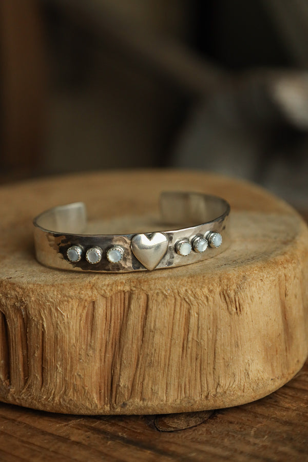 Richard Schmidt Heart 6 Mother Of Pearl Dots- Row 10MM Cuff
