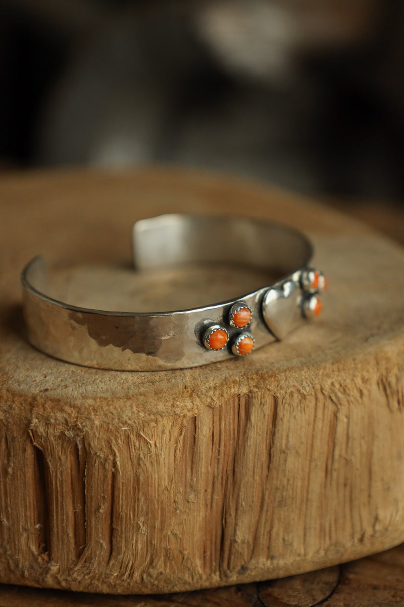 Richard Schmidt 6MM Heart 6 Spiny Oyster Dots Cuff