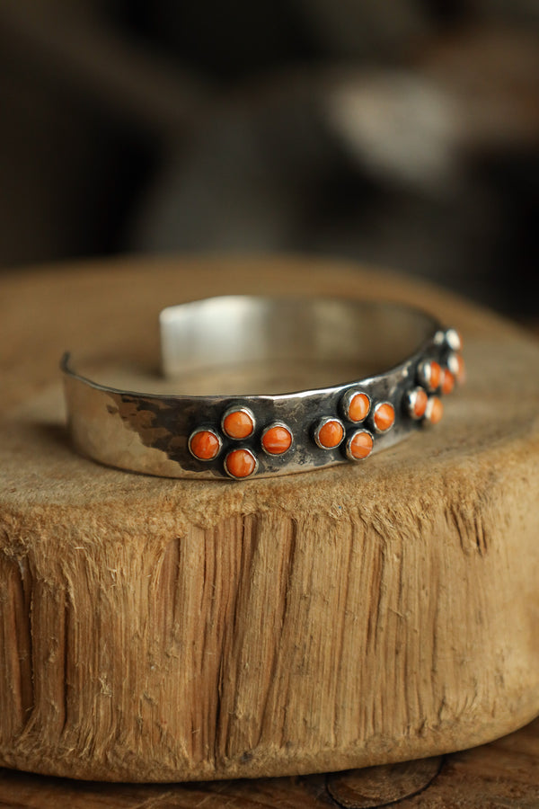 Richard Schmidt 10MM 20 Spiny Oyster Dots- Cluster 4 Cuff