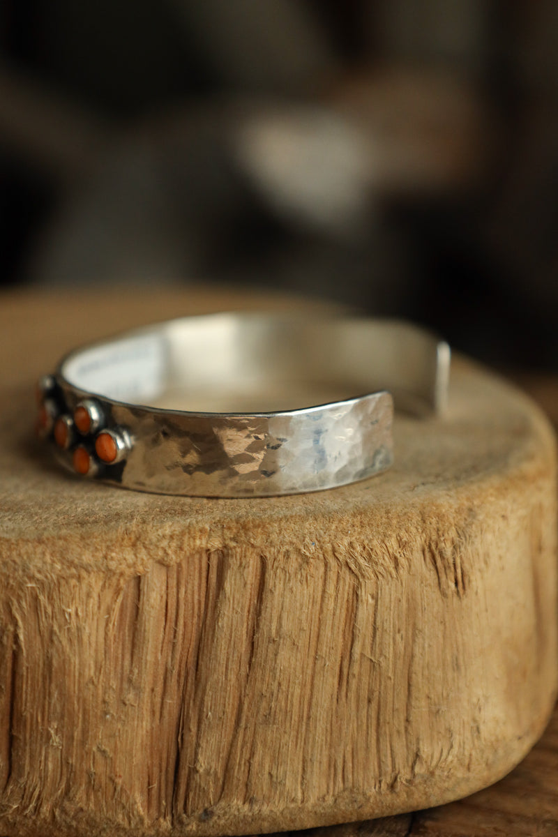 Richard Schmidt 10MM 20 Spiny Oyster Dots- Cluster 4 Cuff