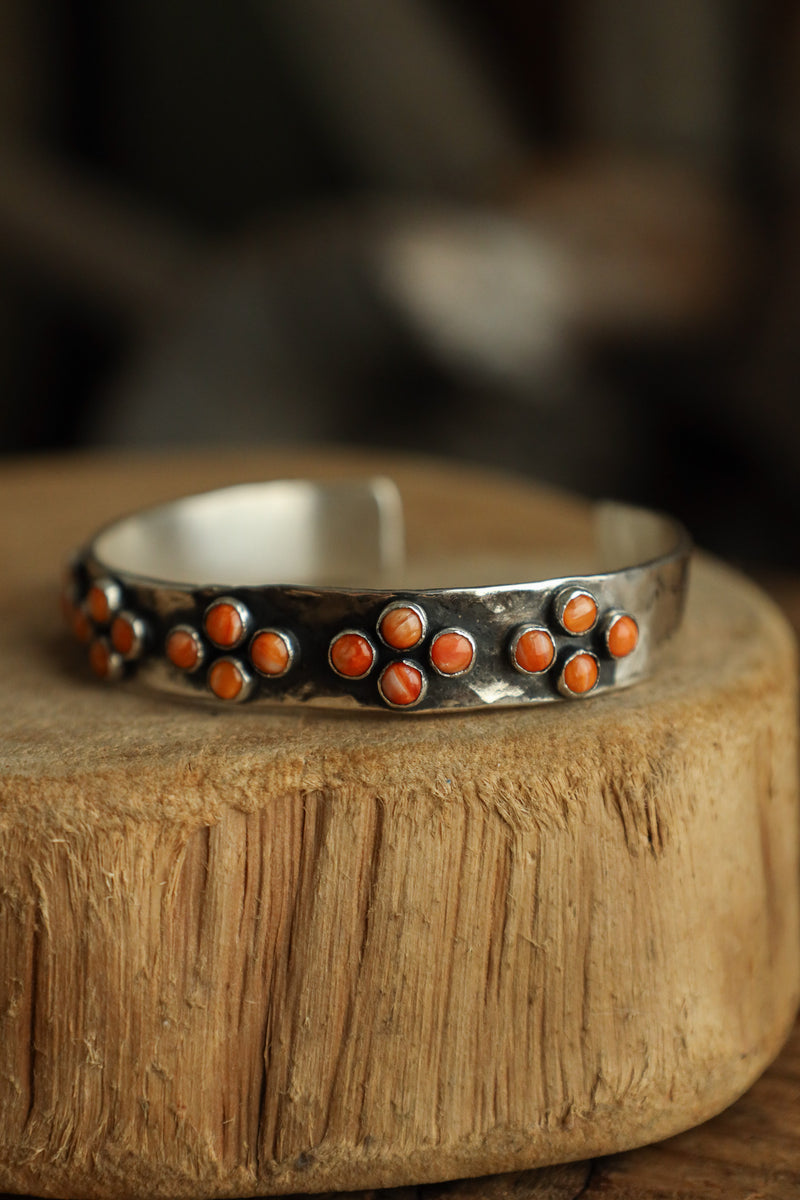 Richard Schmidt 10MM 20 Spiny Oyster Dots- Cluster 4 Cuff