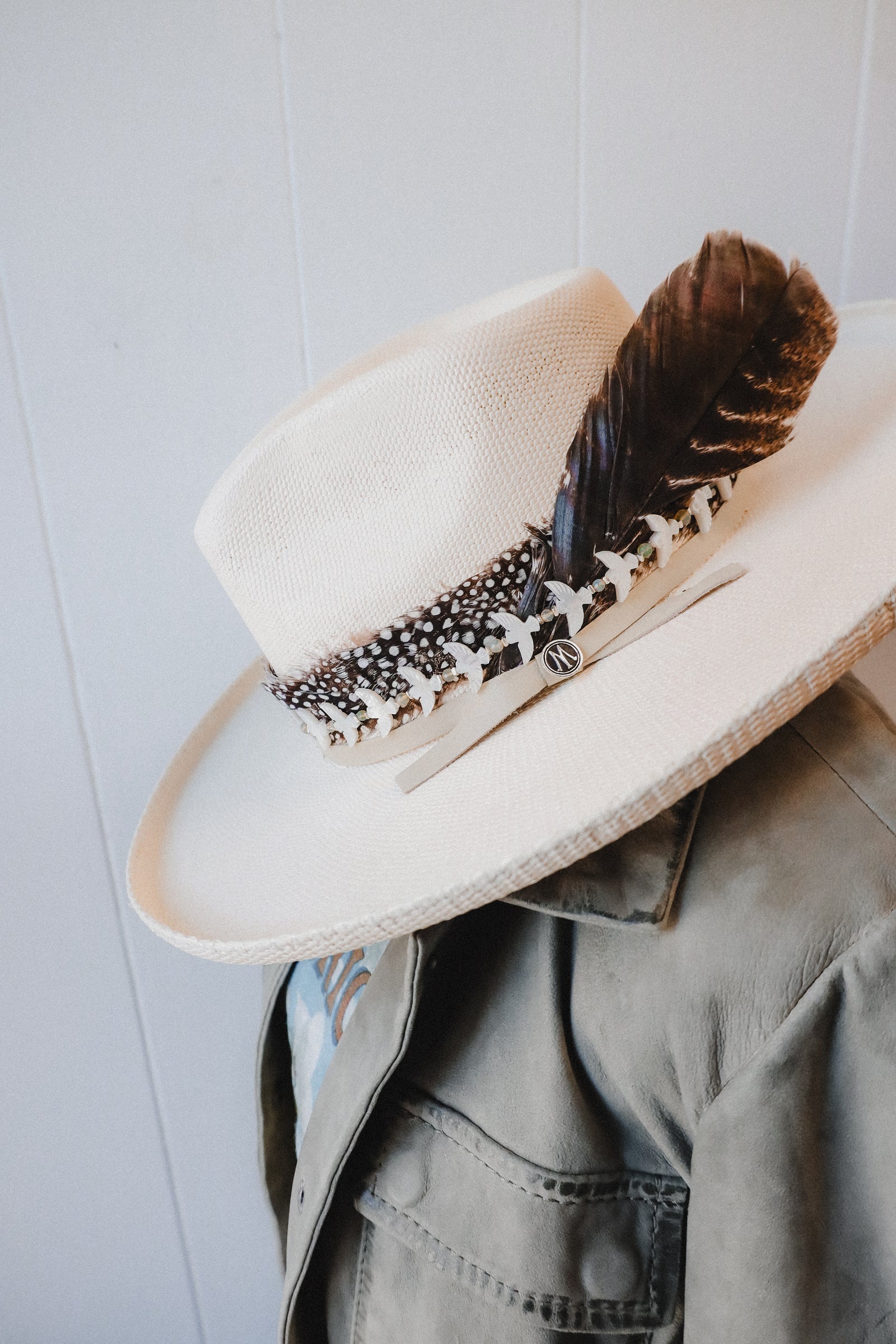 100X Chic White Cowboy Hat with Black Band and Feather Lake Cowgirl Signature Cowboy Hat with Feather Band - (Ivory  main image 4