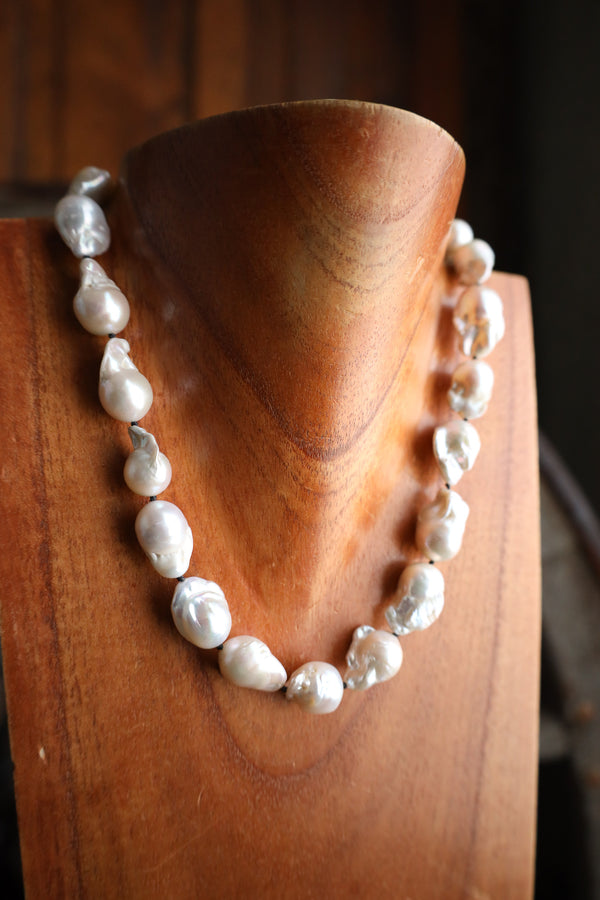 Love Tokens Baroques With Melody Chain Necklace