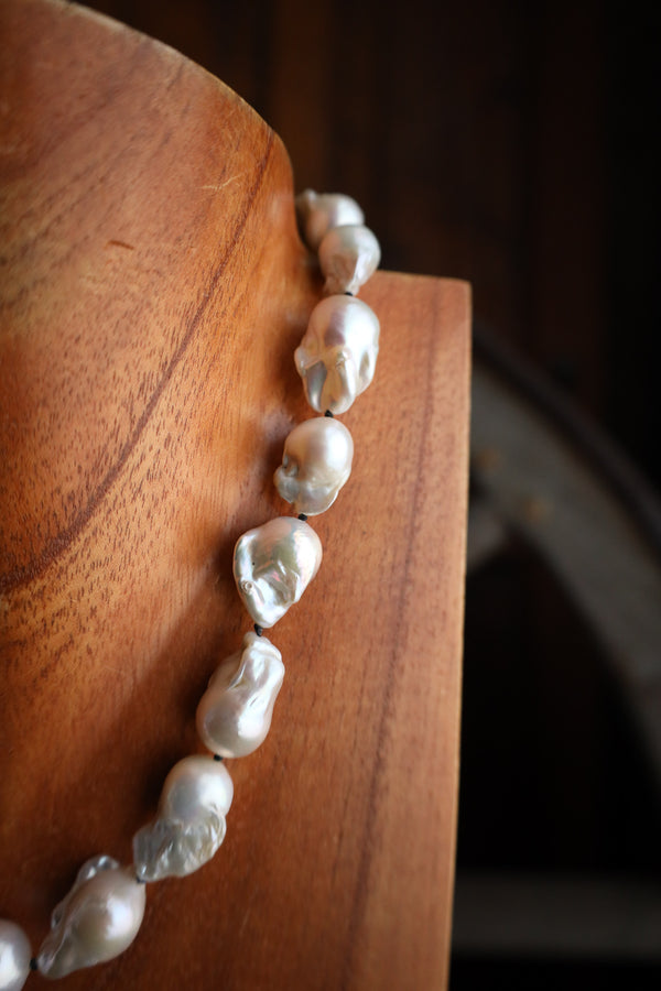 Love Tokens Baroques With Melody Chain Necklace