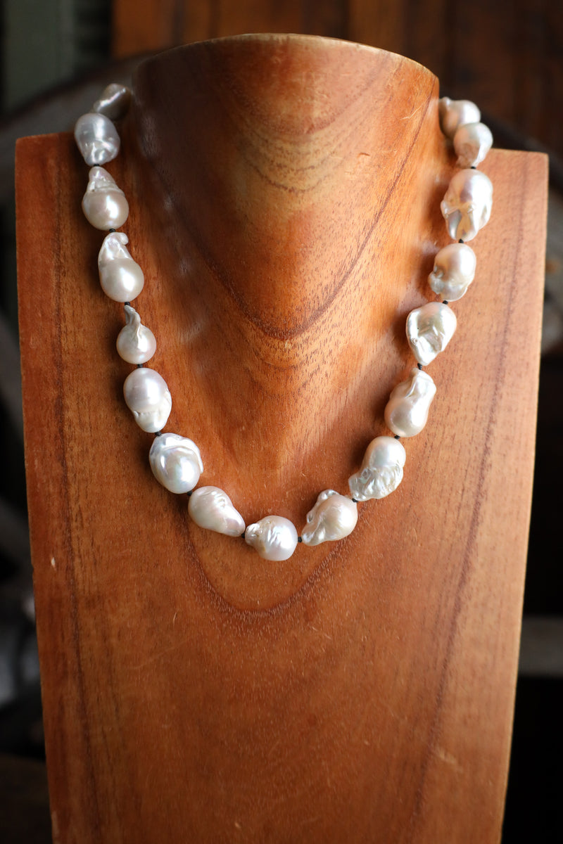 Love Tokens Baroques With Melody Chain Necklace