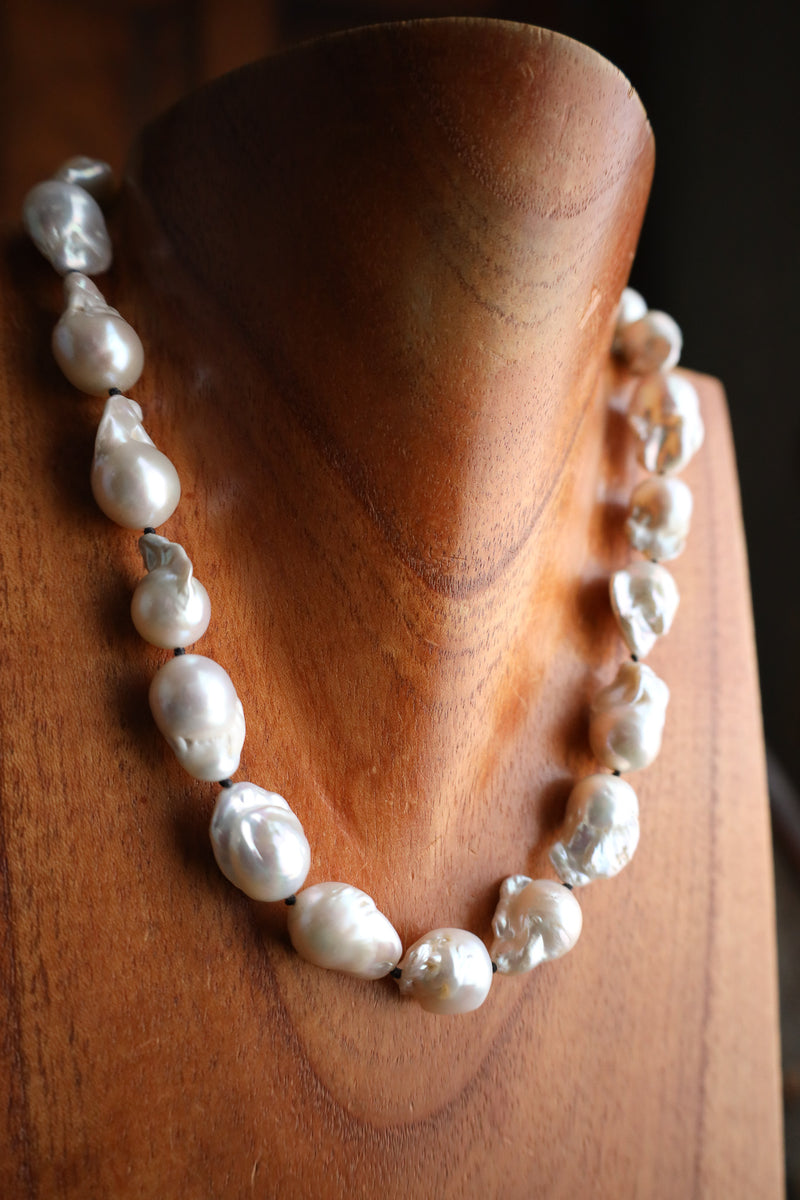 Love Tokens Baroques With Melody Chain Necklace