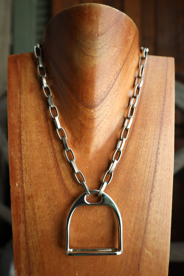 V2 Designs 18" Extra Large Silver Stirrup With Links Necklace