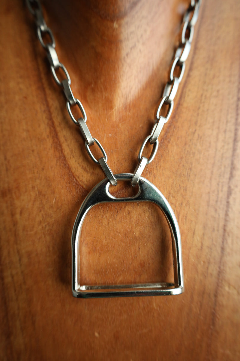 V2 Designs 18" Extra Large Silver Stirrup With Links Necklace