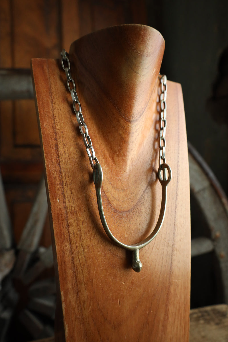 V2 Designs Extra Large Silver Spur With Links Necklace