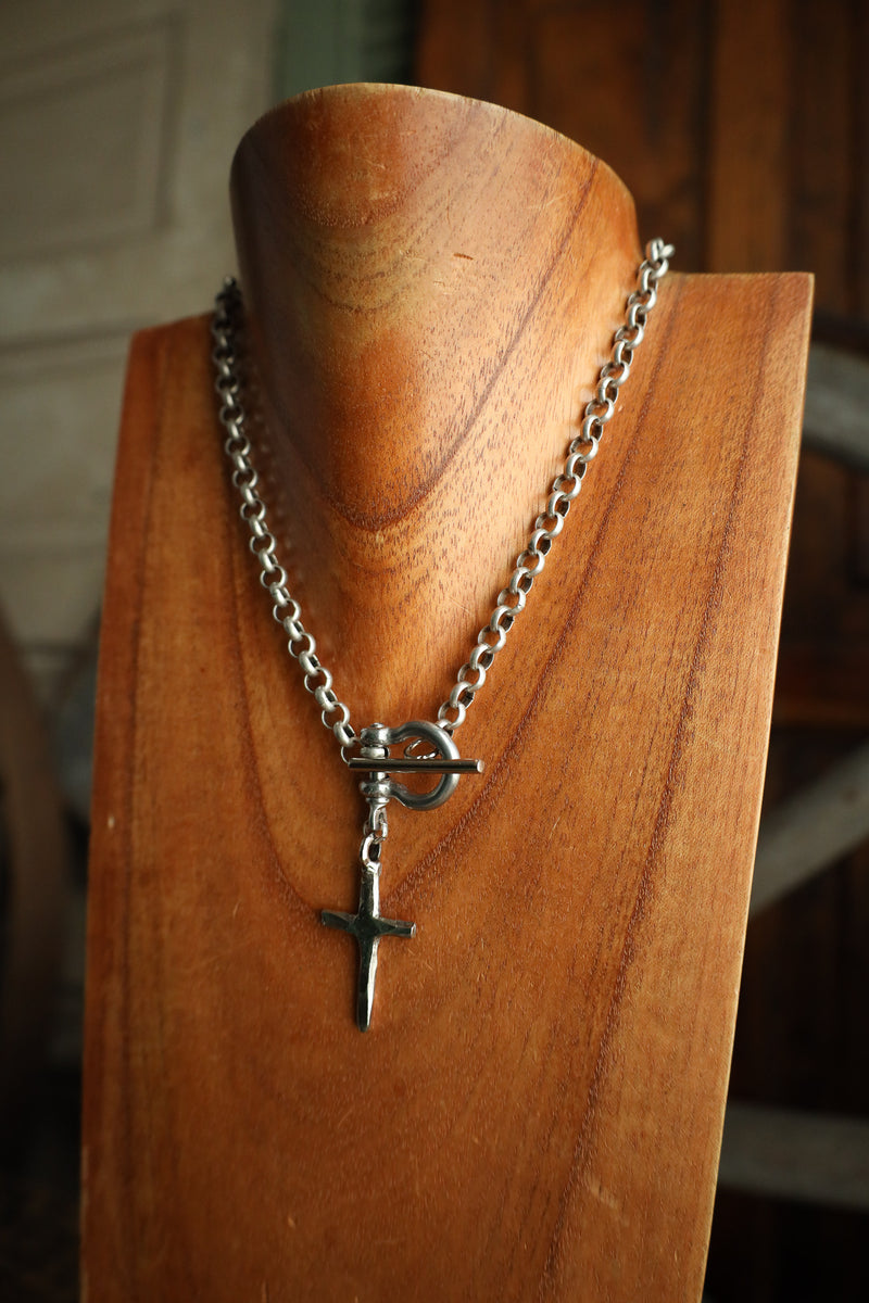 V2 Designs Small Silver Cross Shackle With Chain Necklace