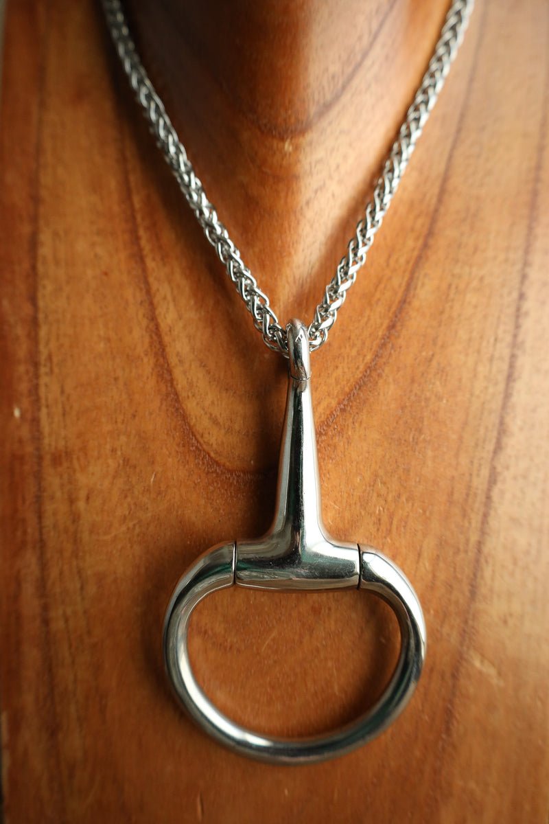 V2 Designs Large Silver Snaffle-Egg But Necklace