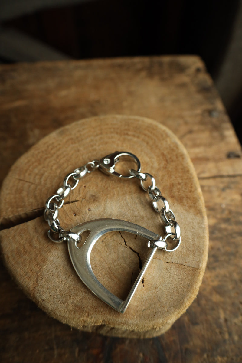 V2 Designs Large Silver Stirrup With Links Bracelet