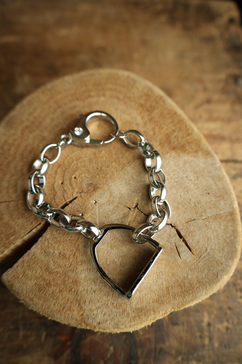 V2 Designs Medium Silver Stirrup With Links Bracelet