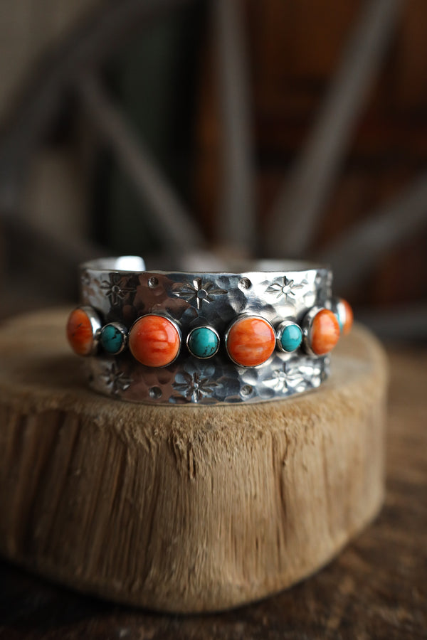 Richard Schmidt 3 Medium Spiny Oyster Rounds 4 Small Turquoise 1" Cuff