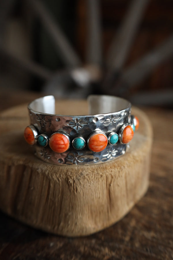 Richard Schmidt 3 Medium Spiny Oyster Rounds 4 Small Turquoise 1" Cuff