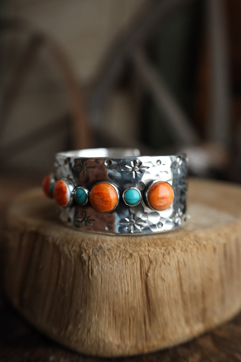 Richard Schmidt 3 Medium Spiny Oyster Rounds 4 Small Turquoise 1" Cuff