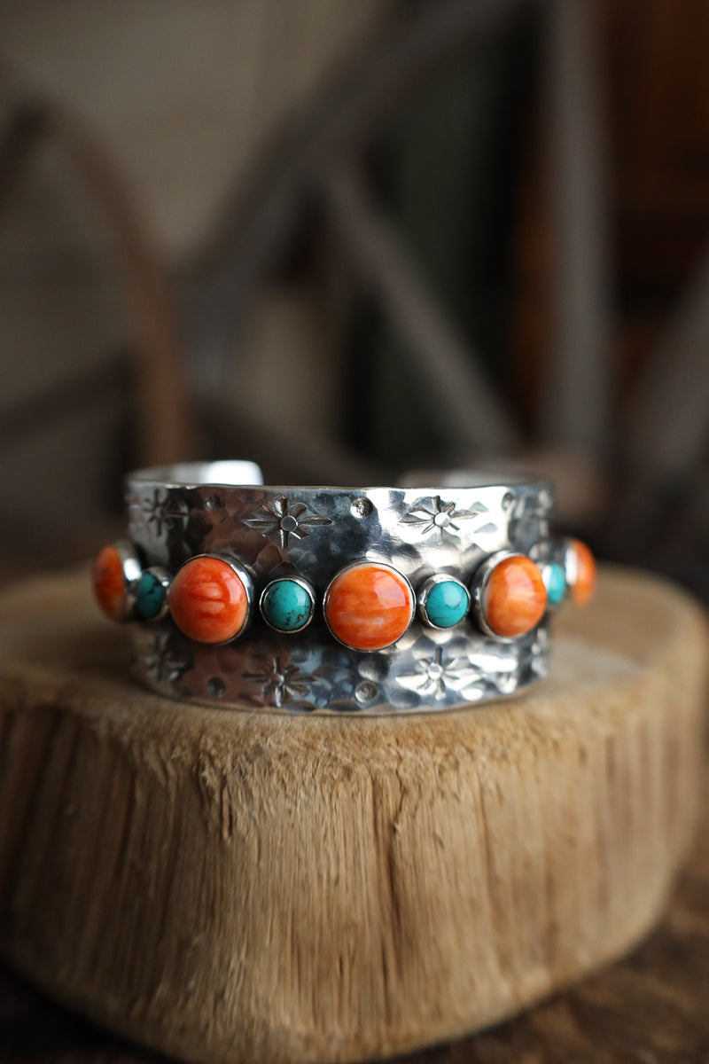 Richard Schmidt 3 Medium Spiny Oyster Rounds 4 Small Turquoise 1" Cuff