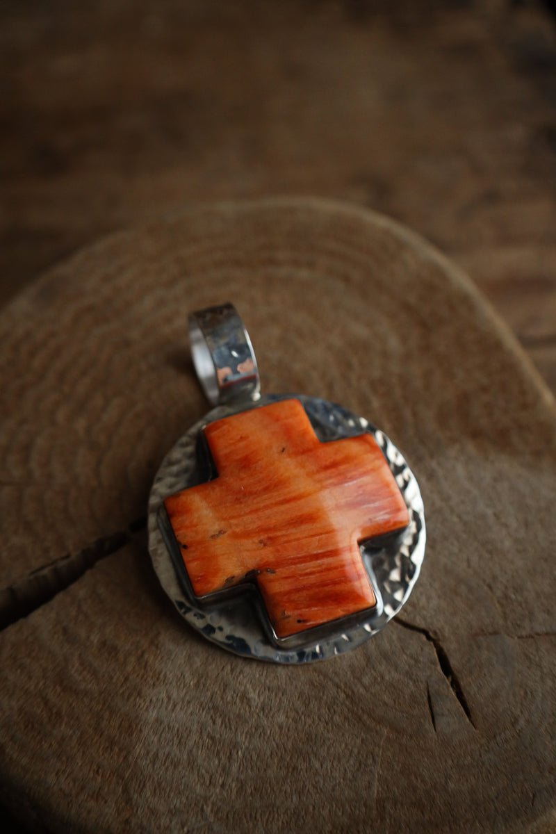 Richard Schmidt Spiny Oyster Cross Round Base Pendant