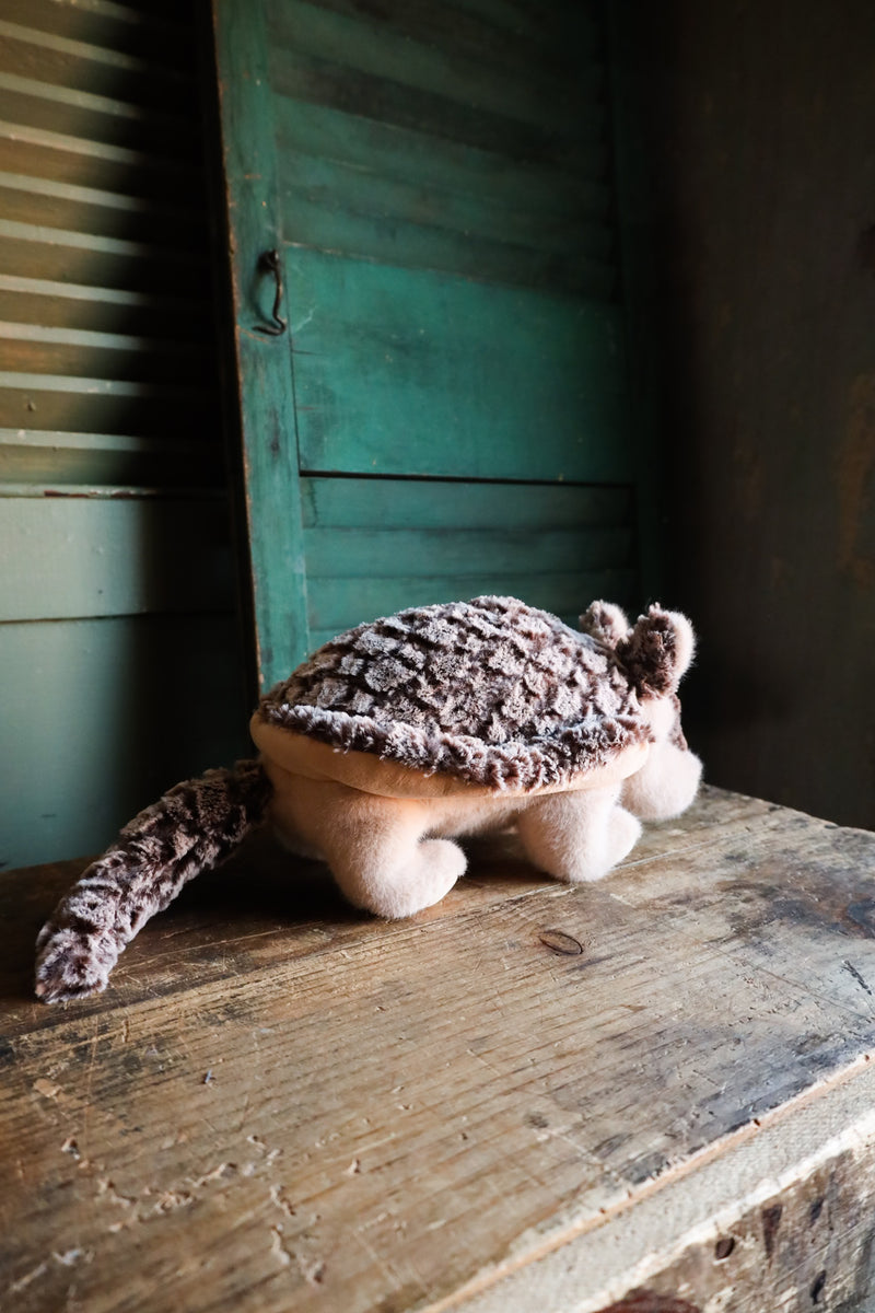 AUSTIN ARMADILLO PLUSH