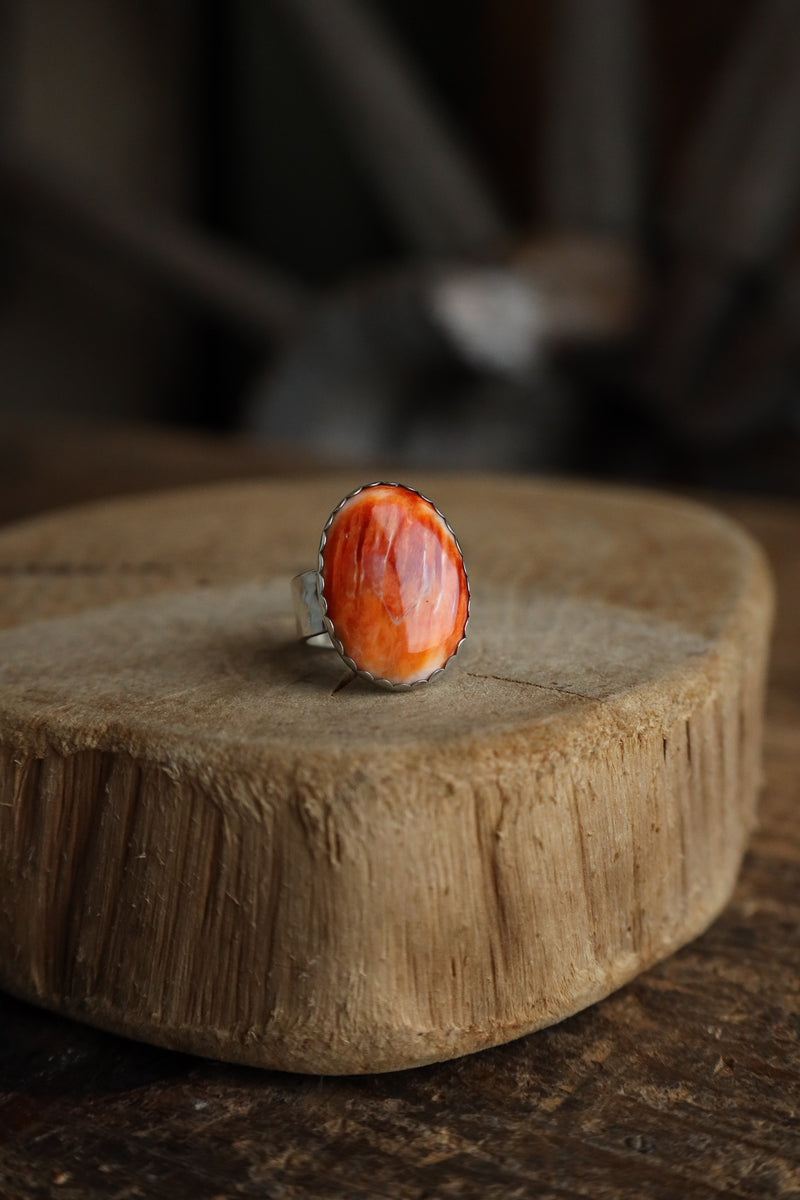 RICHARD SCHMIDT SPINY OYSTER OVAL RING- SIZE 8