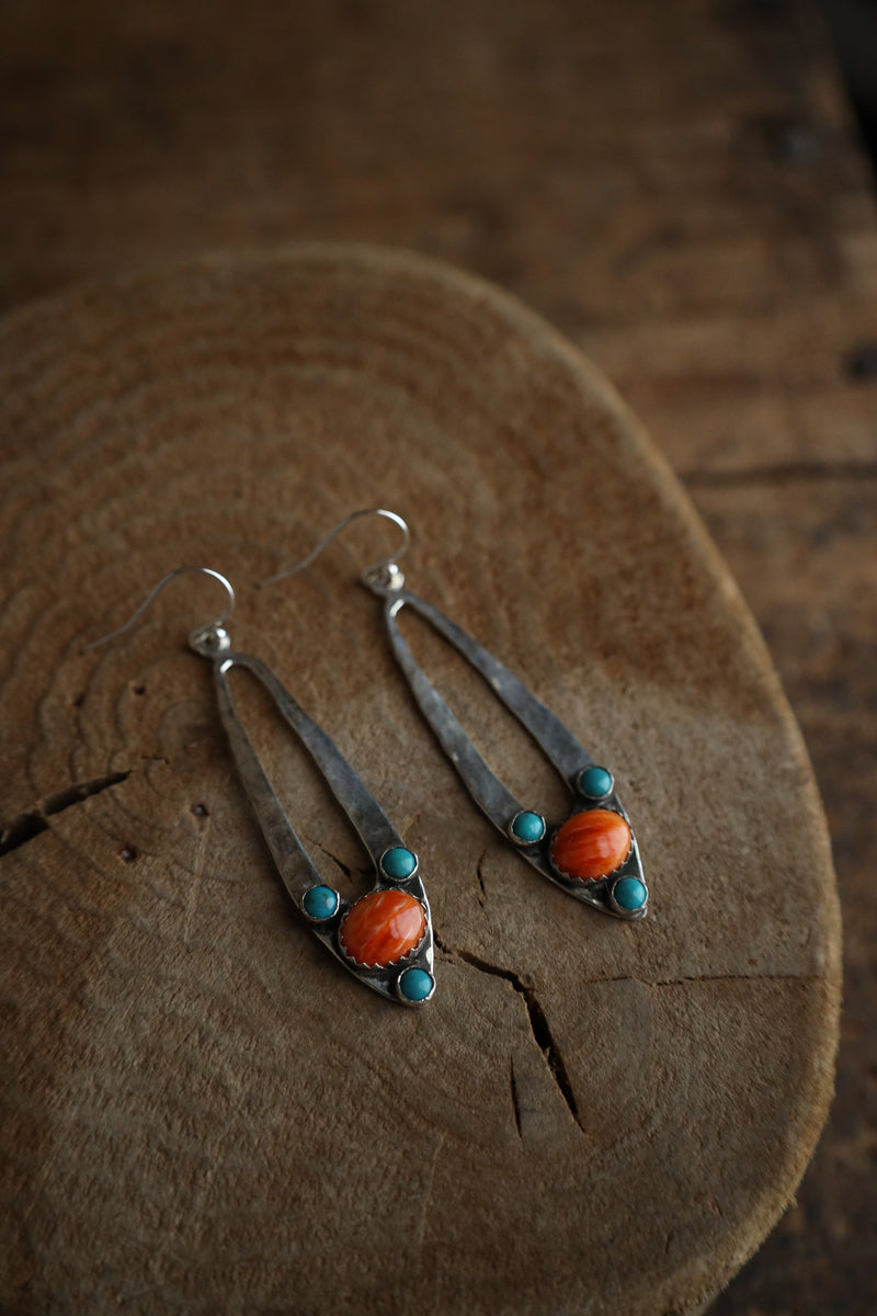 Richard Schmidt Spiny Oyster 3 Turquoise Dots Cutout Earring