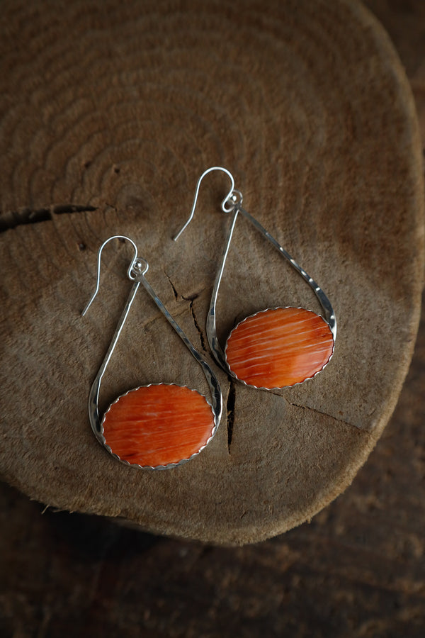 
Richard Schmidt Open Teardrop Spiny Oyster Oval Large Earring
