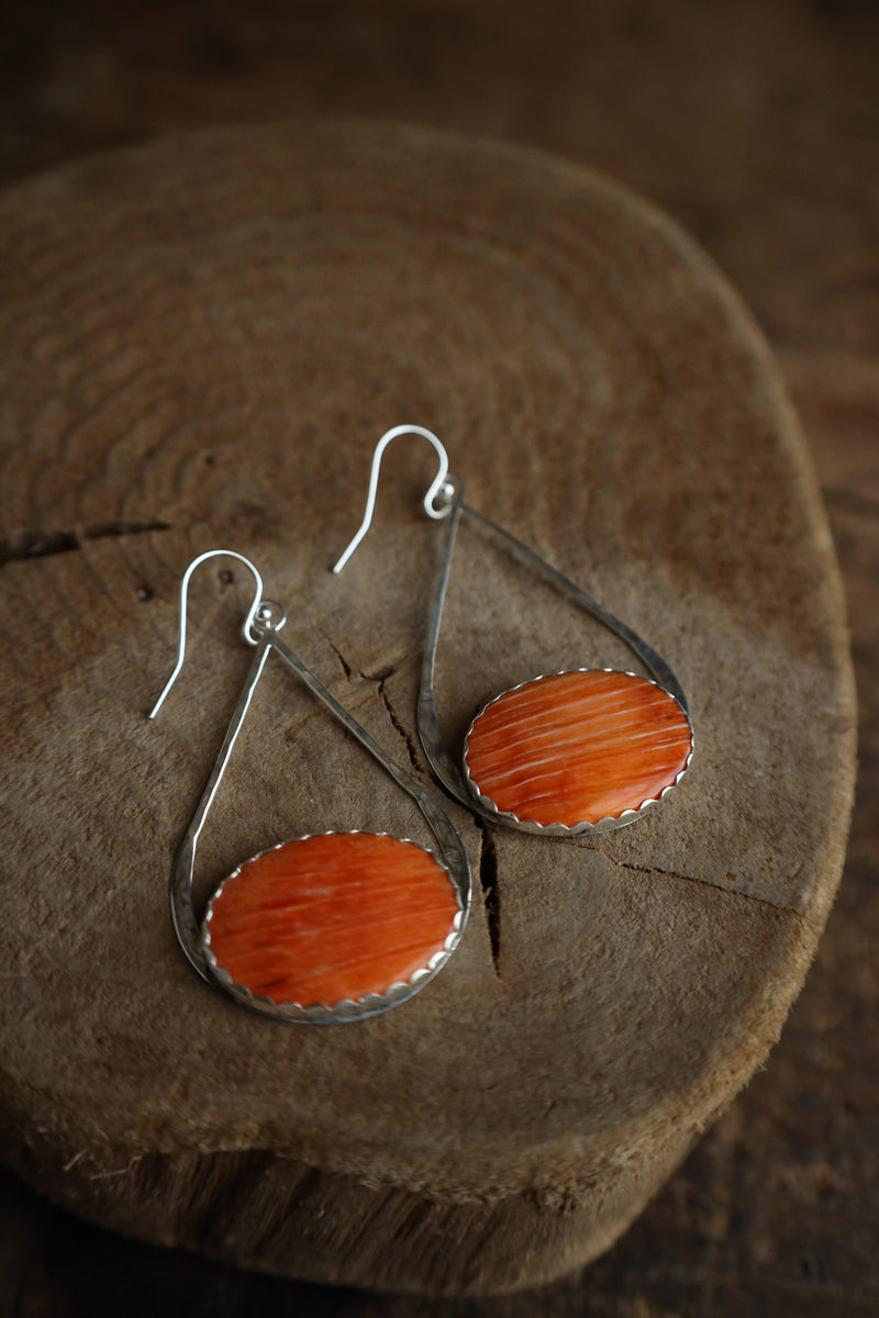 
Richard Schmidt Open Teardrop Spiny Oyster Oval Large Earring
