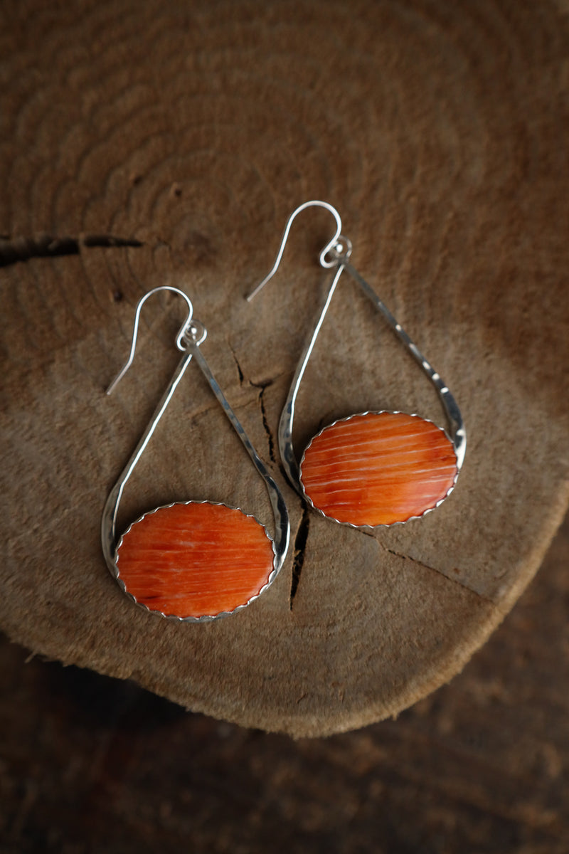 
Richard Schmidt Open Teardrop Spiny Oyster Oval Large Earring
