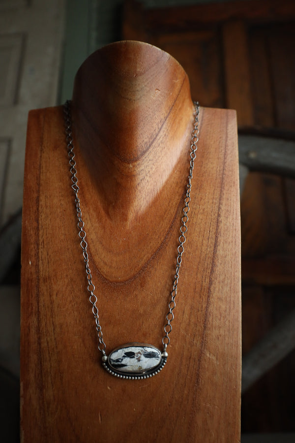 White Buffalo On Chain Necklace 