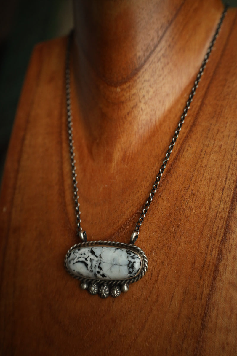 White Buffalo Oval Rope Necklace 