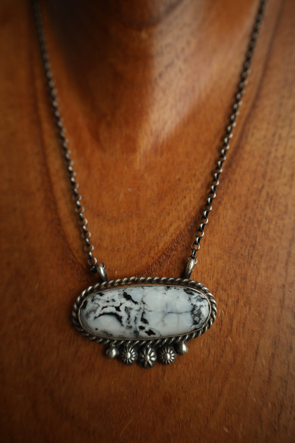 White Buffalo Oval Rope Necklace 